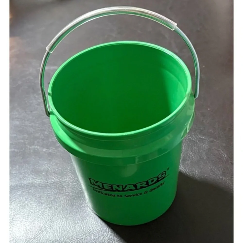 Menards Mini Green Plastic Bucket with Metal Handle Novelty Desktop Organizer